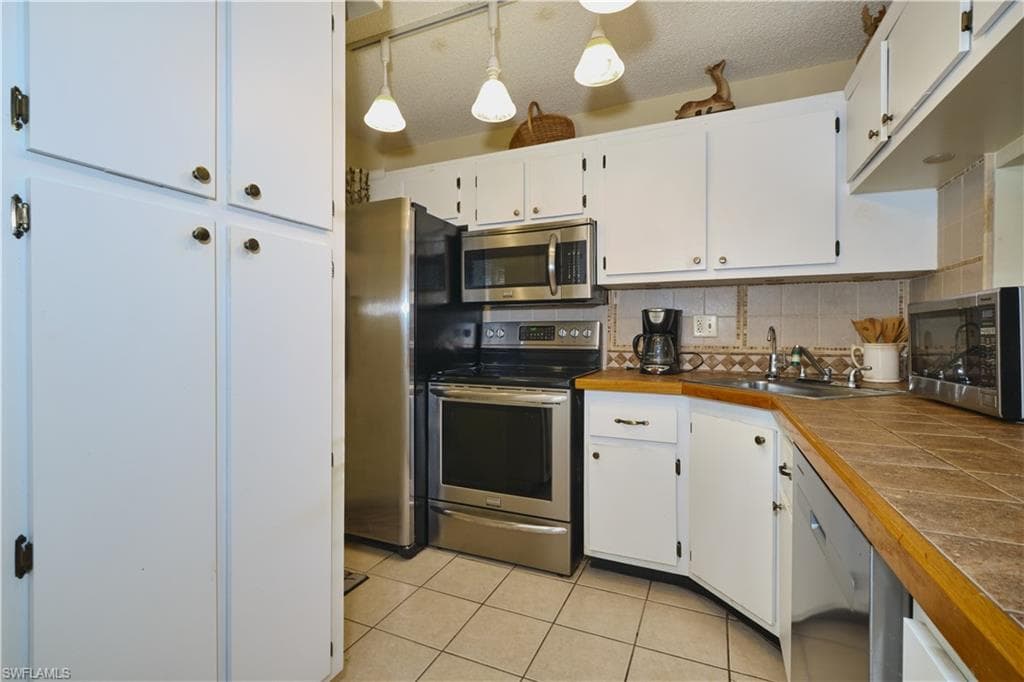 9650 Green Cypress LN 22-17