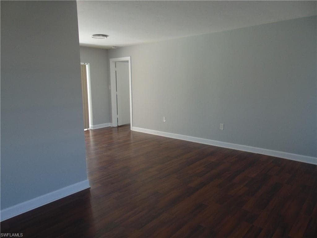 82 Johnnycake DR-6