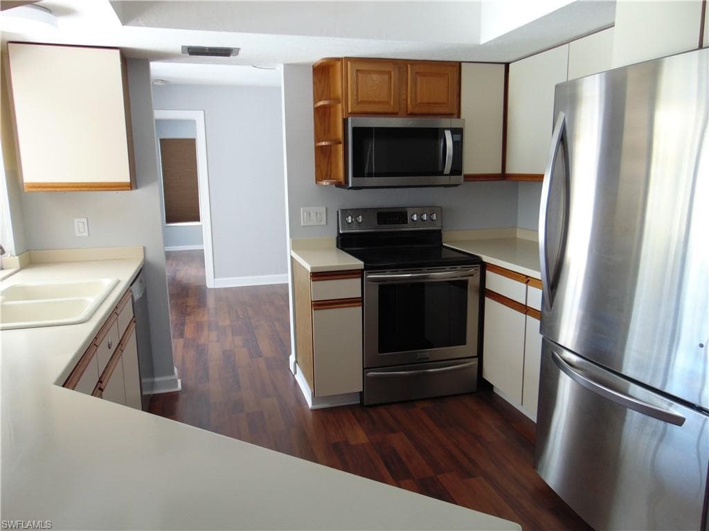 82 Johnnycake DR-16
