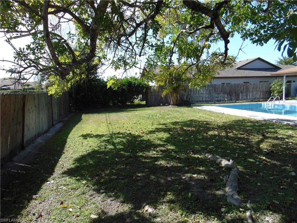 82 Johnnycake DR-36