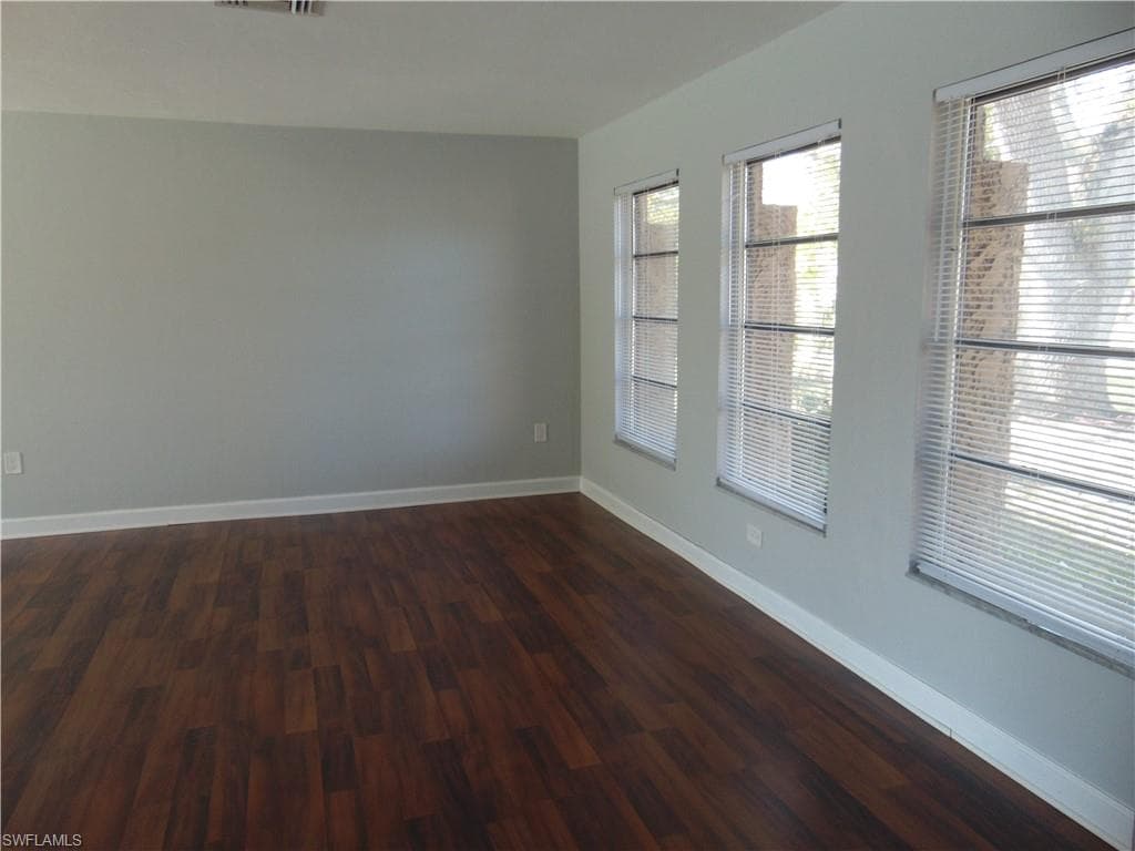 82 Johnnycake DR-5