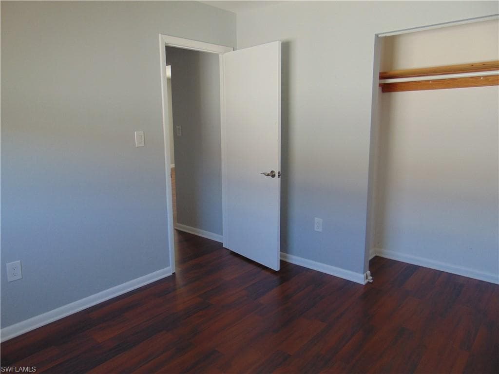 82 Johnnycake DR-24