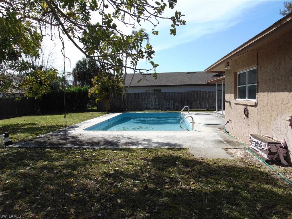 82 Johnnycake DR-38