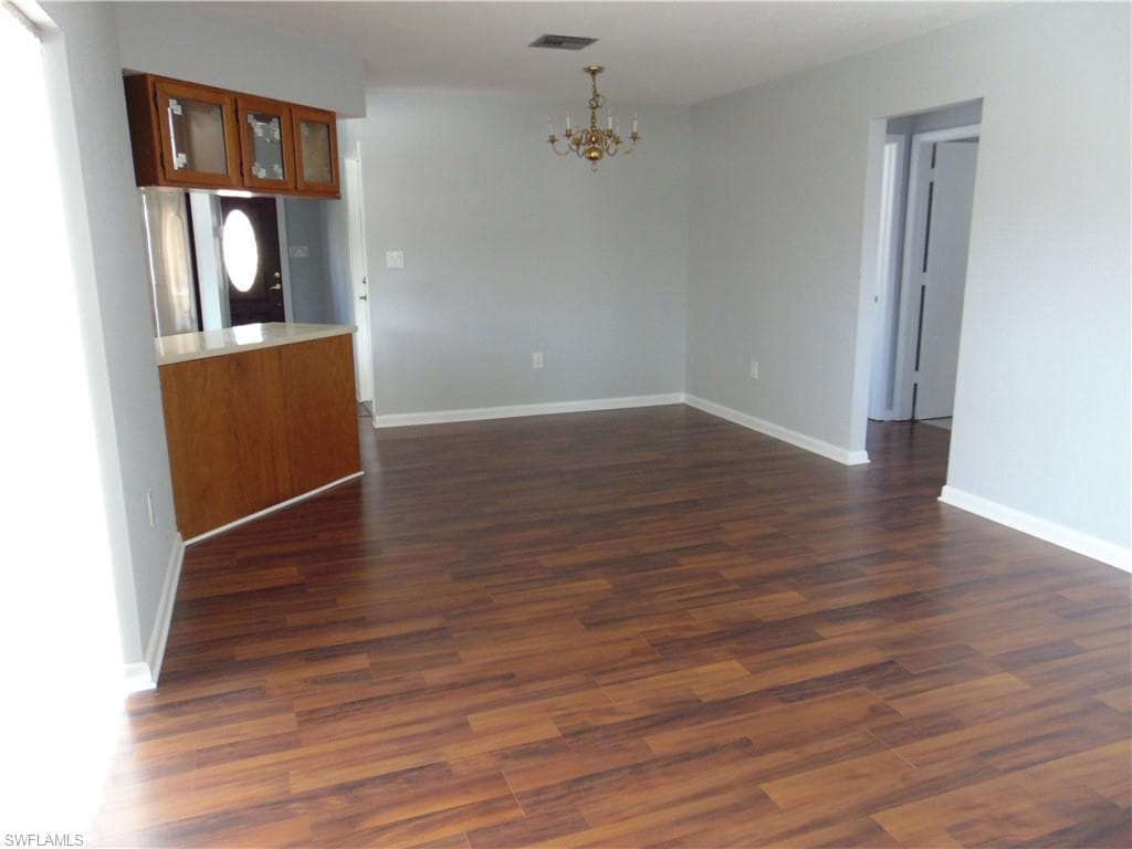 82 Johnnycake DR-18