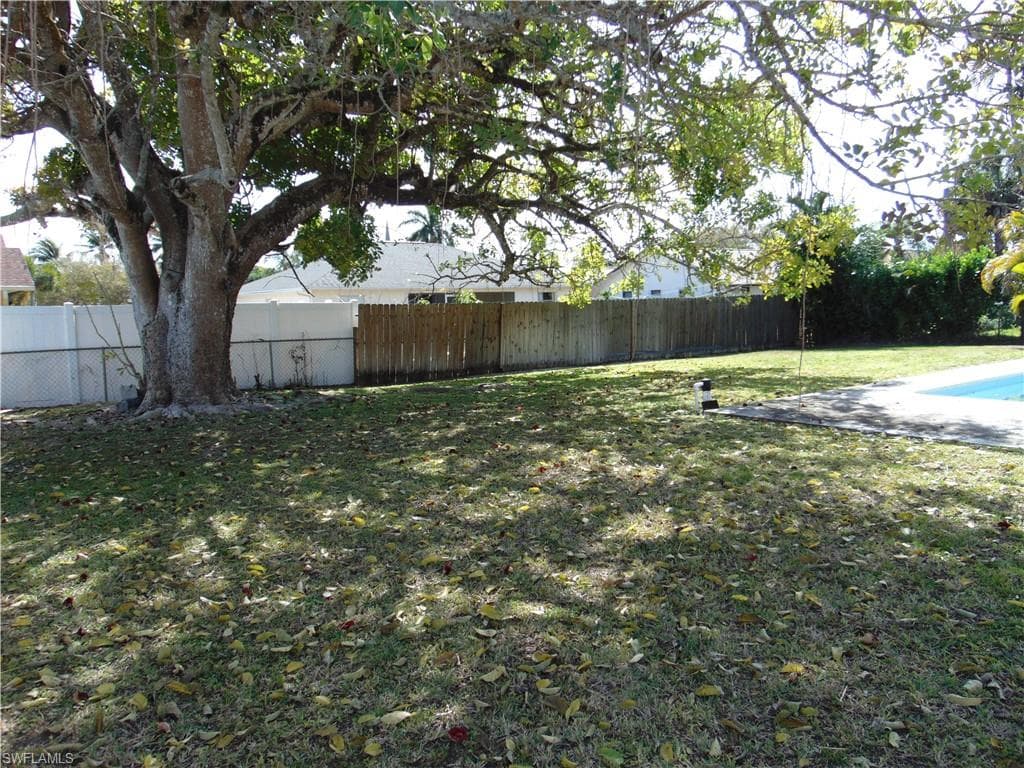 82 Johnnycake DR-37