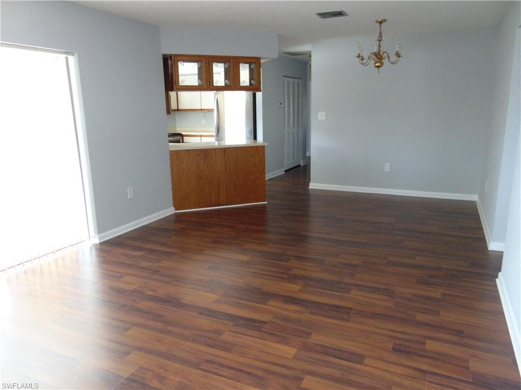 82 Johnnycake DR-19