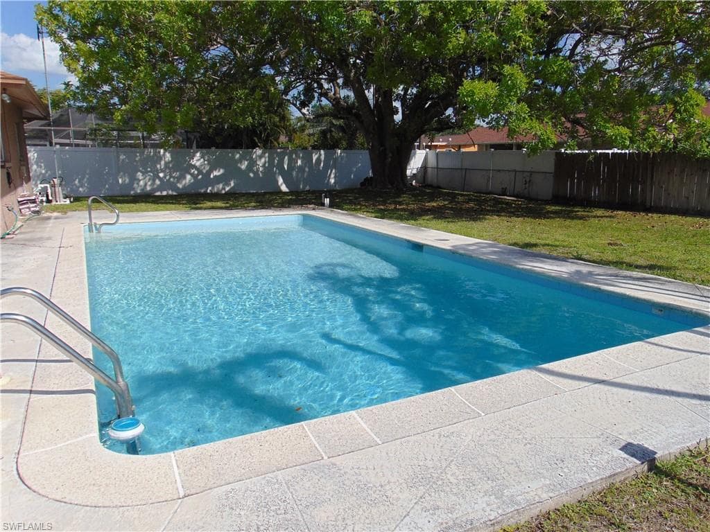 82 Johnnycake DR-31