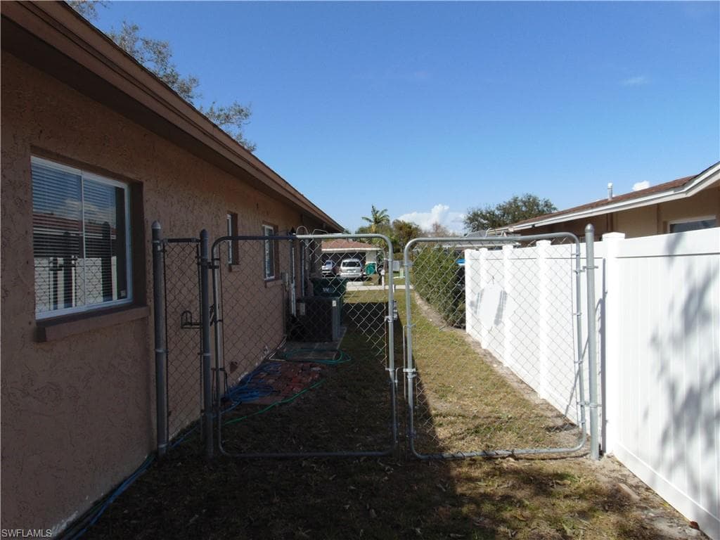 82 Johnnycake DR-39