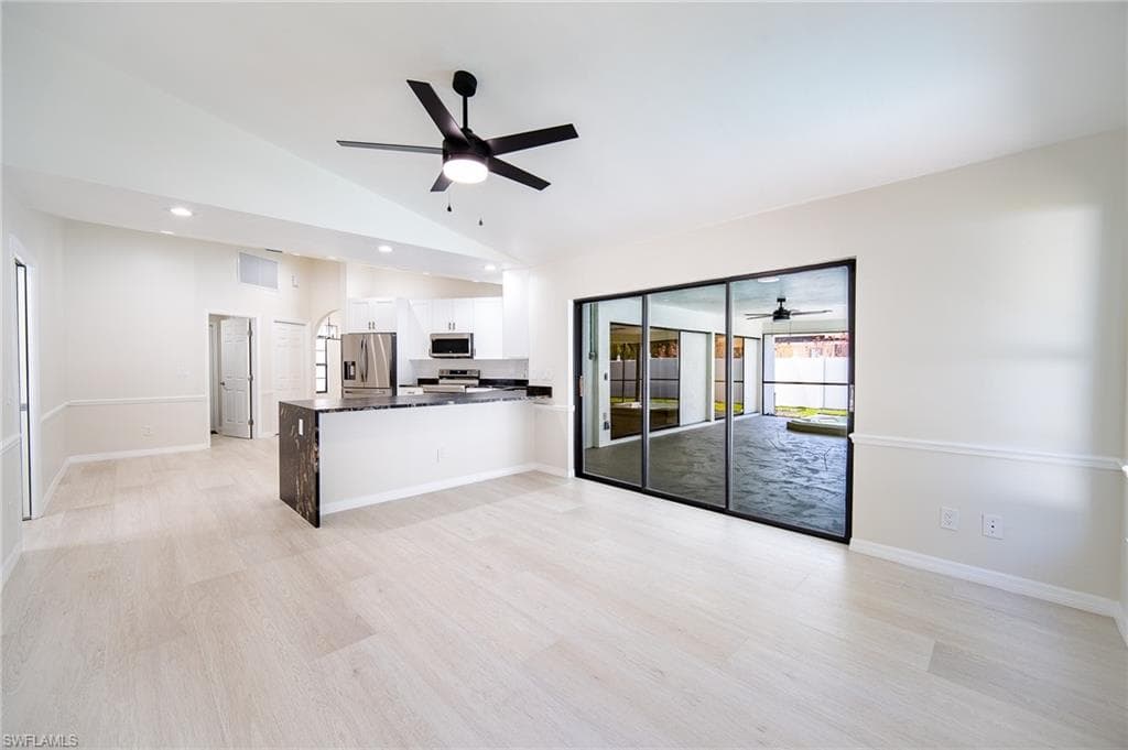 10731 Regent CIR-17