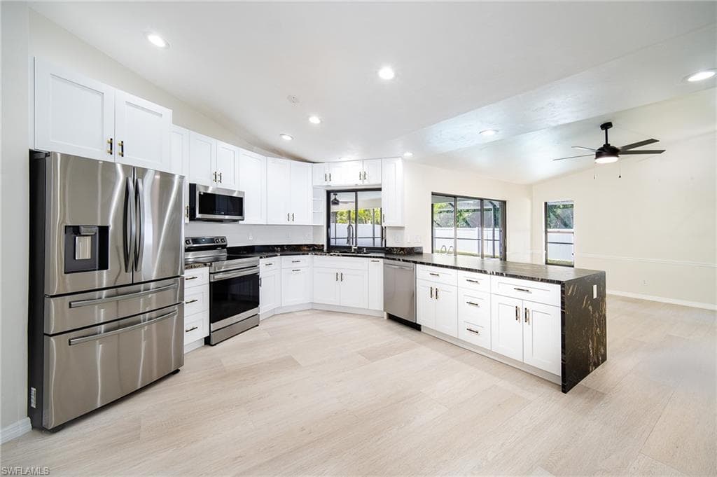10731 Regent CIR-15