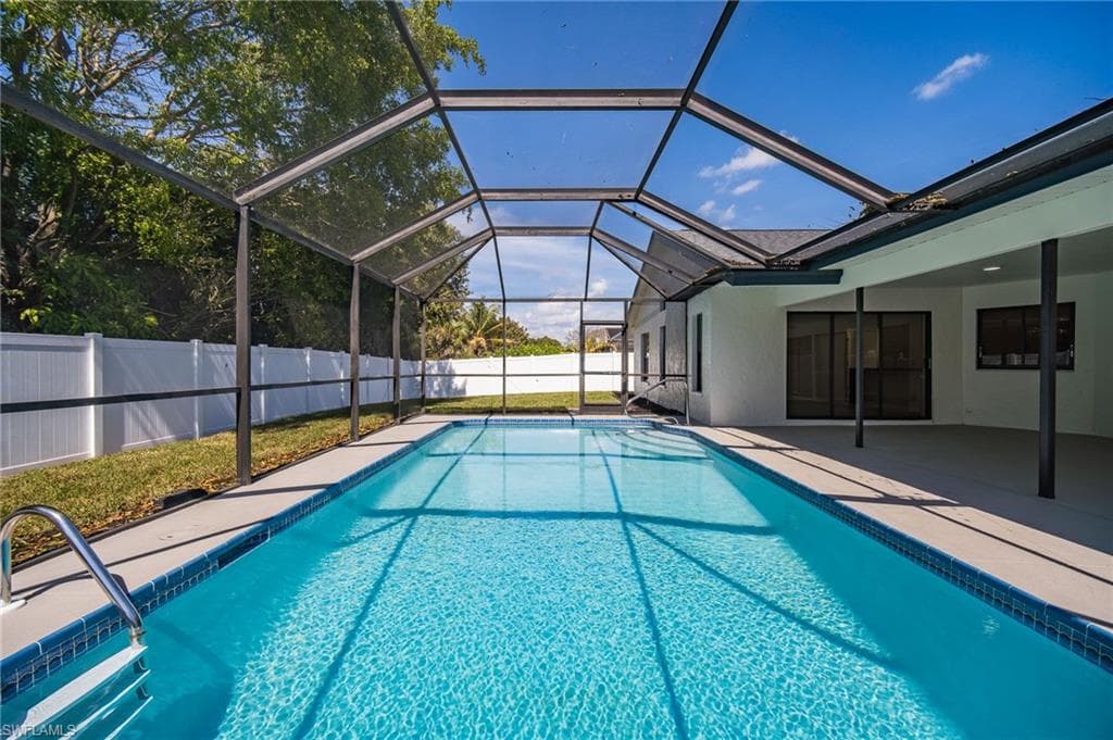 10731 Regent CIR-19
