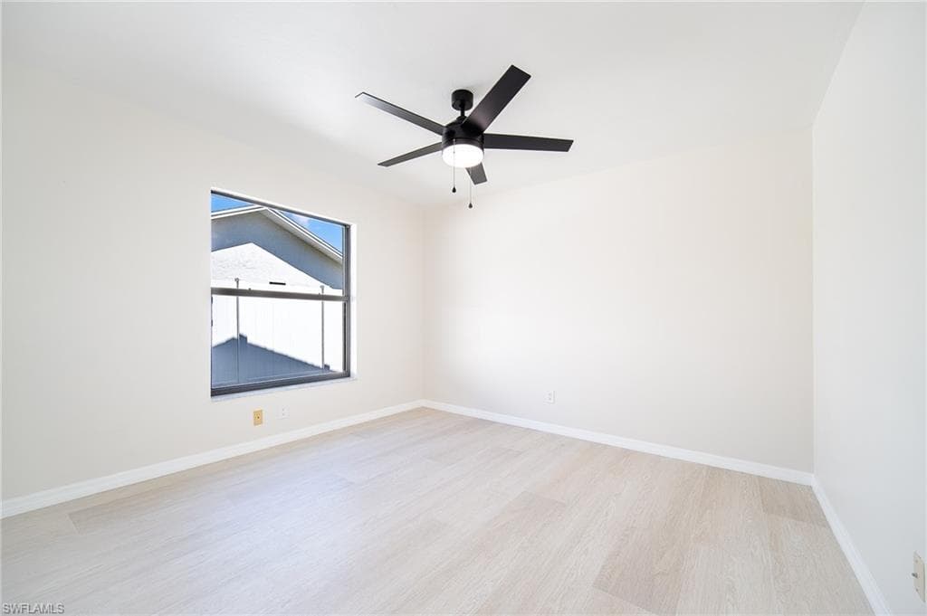 10731 Regent CIR-29