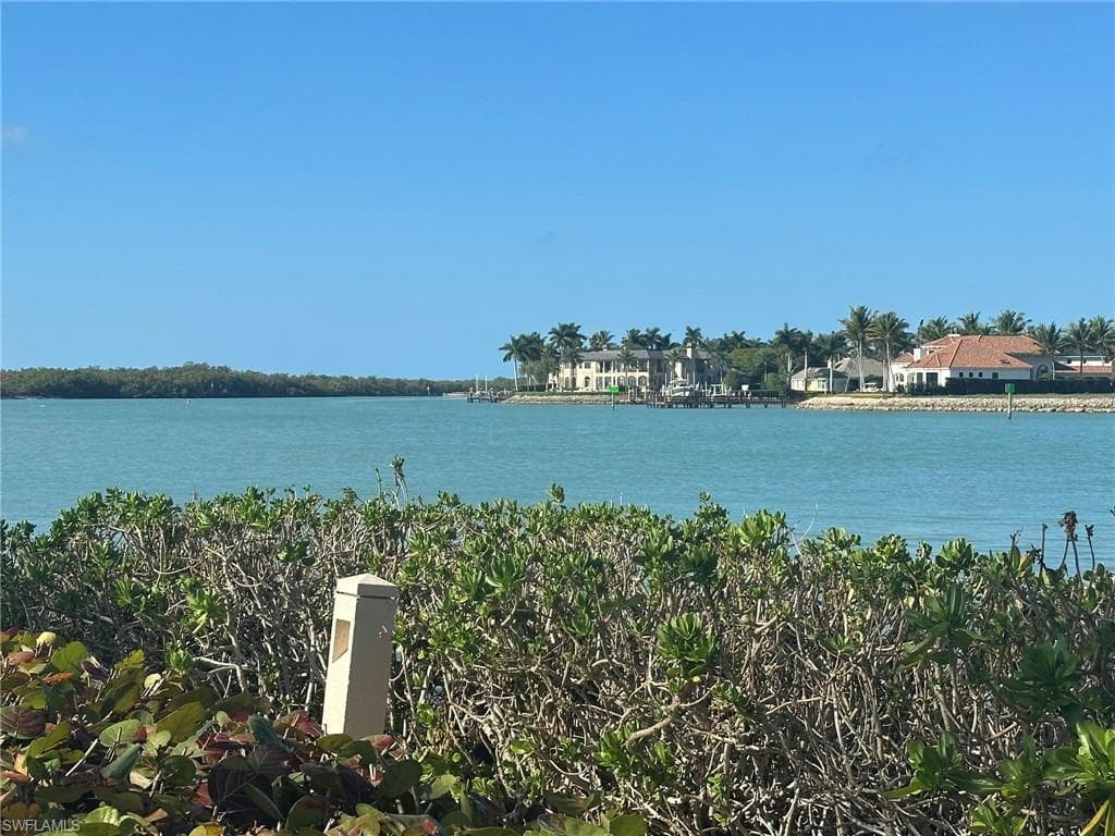 4621 Bayshore DR Q6-22