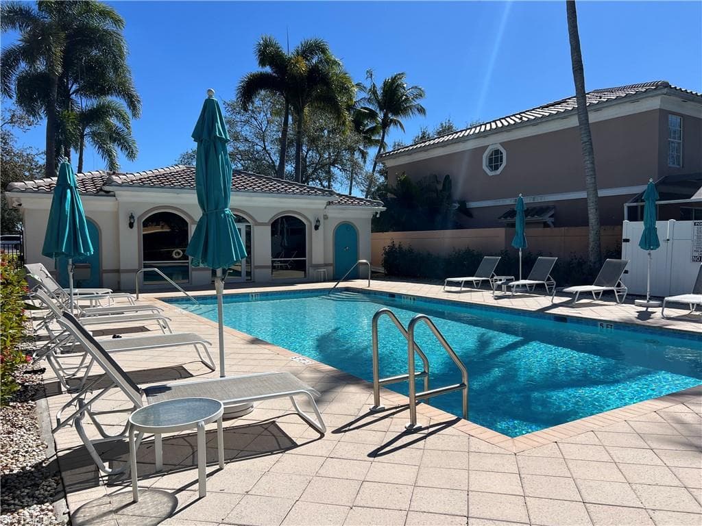 5365 Cove CIR 125-2