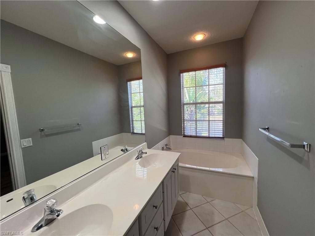 5365 Cove CIR 125-32