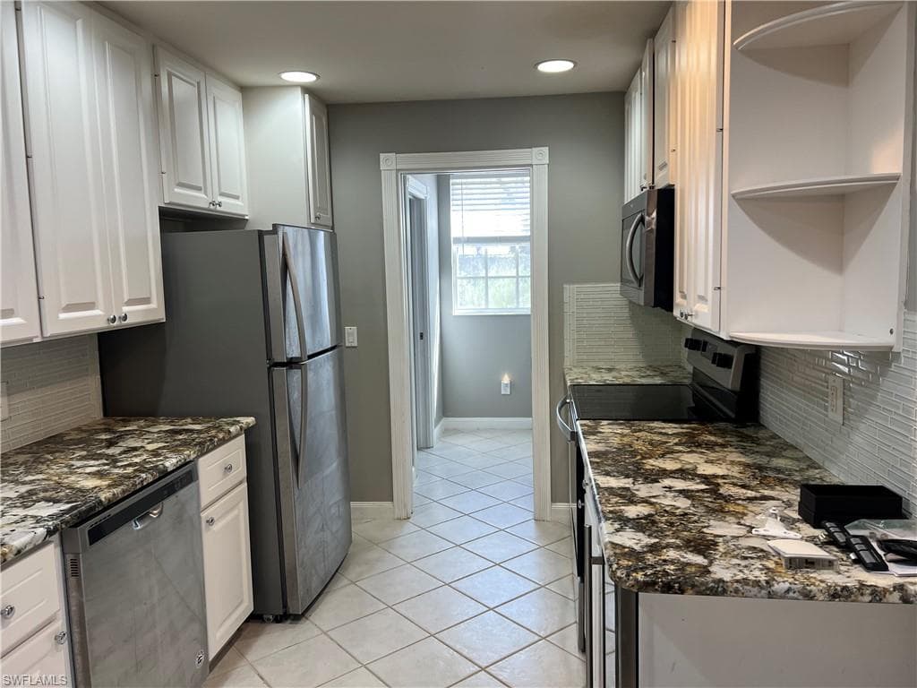 5365 Cove CIR 125-20