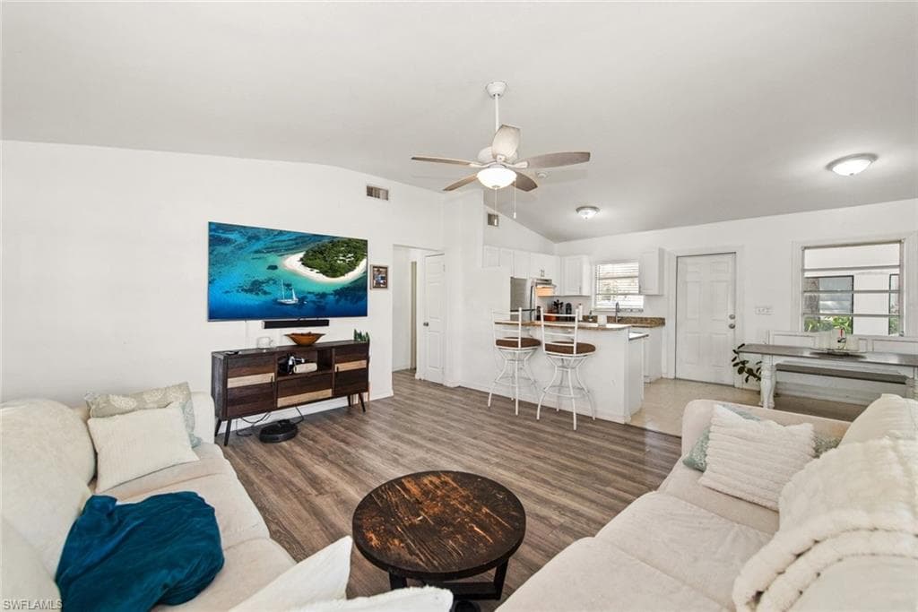 243 Lakeview DR-10