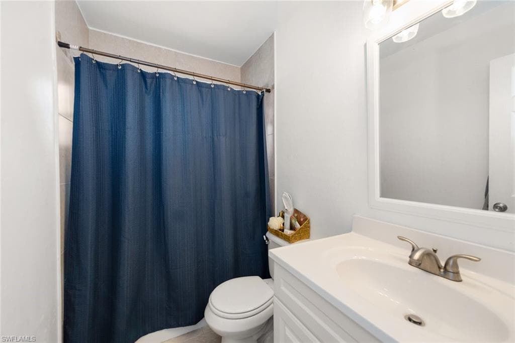 243 Lakeview DR-19