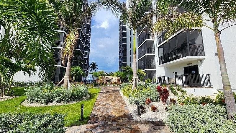 6612 Estero BLVD 1104-15