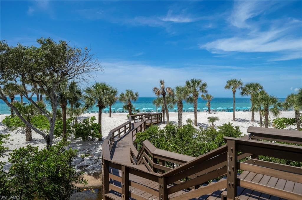8473 Bay Colony DR 1401-42