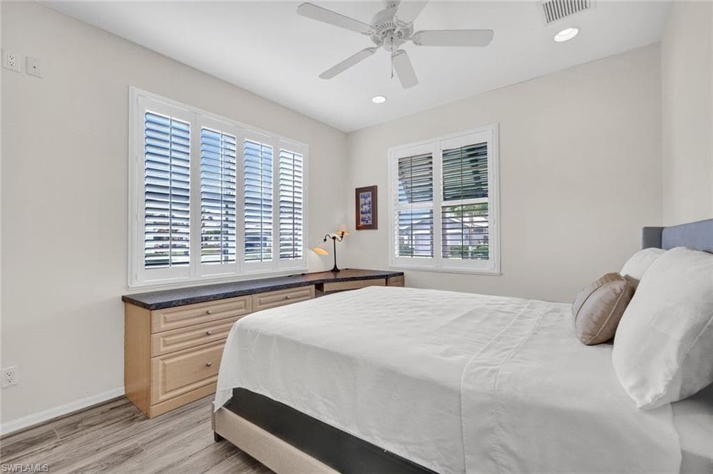 9359 Trieste DR-20