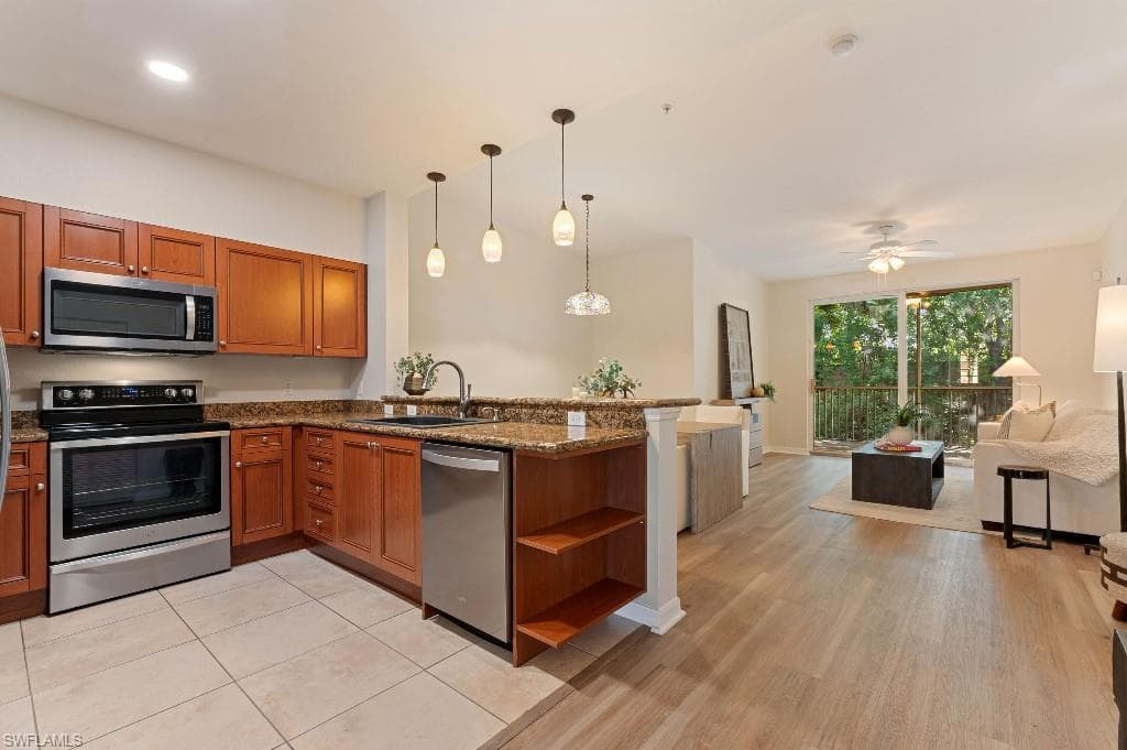 20265 Royal Villagio CT 208-2