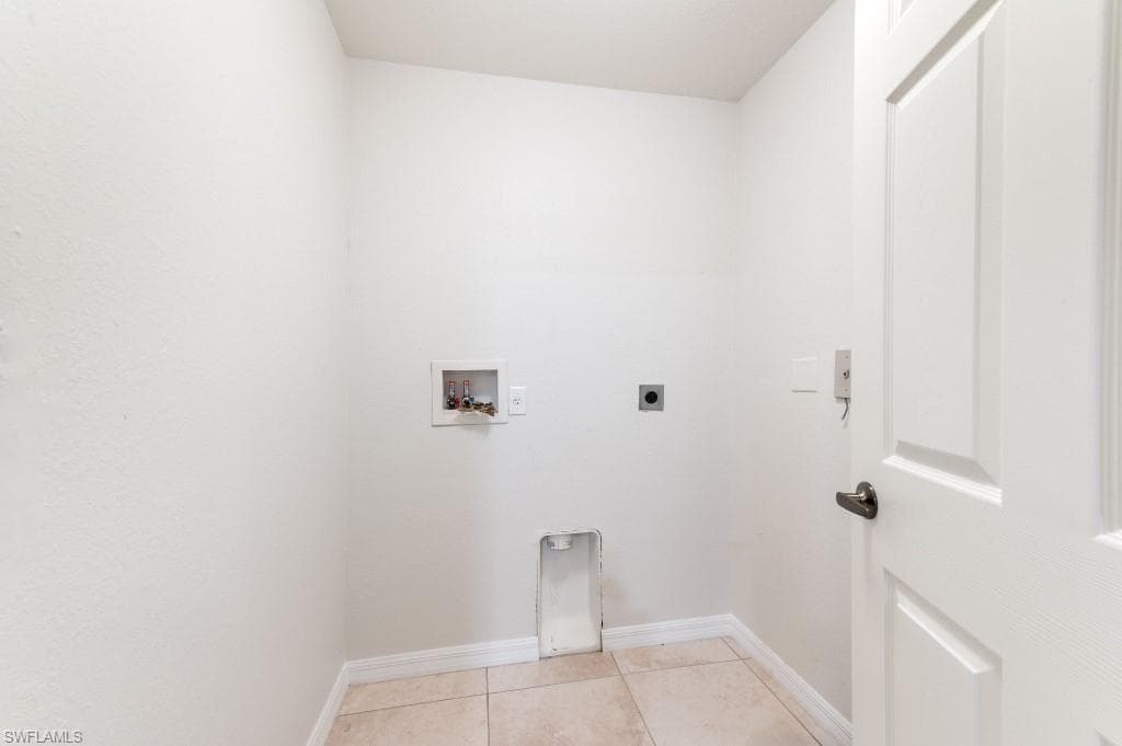 20265 Royal Villagio CT 208-13