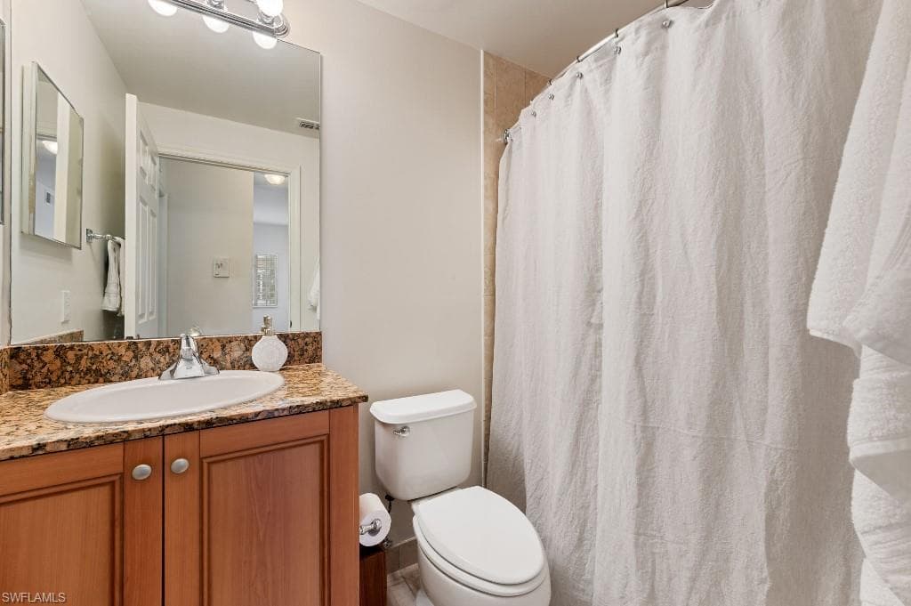 20265 Royal Villagio CT 208-10