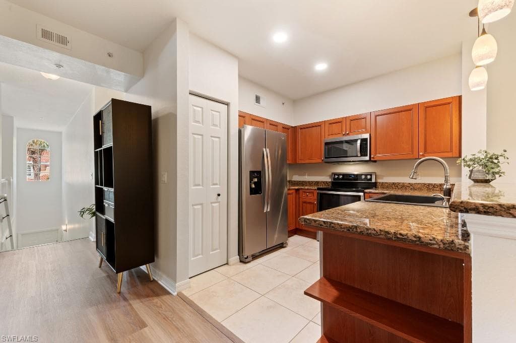 20265 Royal Villagio CT 208-4