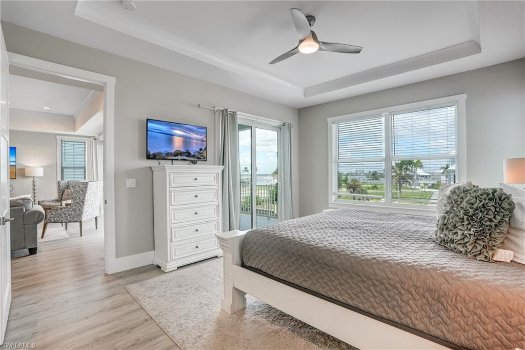 661 Estero BLVD-27