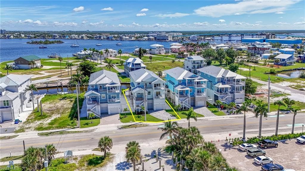 661 Estero BLVD-6