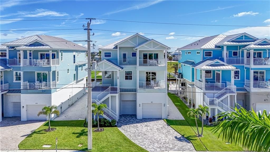 661 Estero BLVD-46