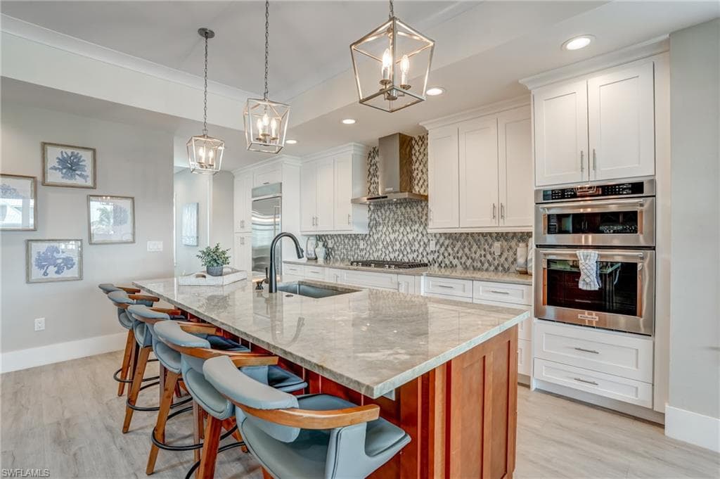 661 Estero BLVD-12