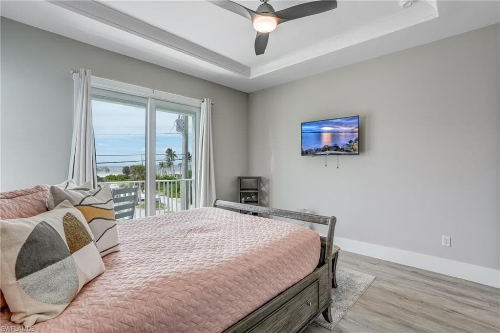 661 Estero BLVD-26