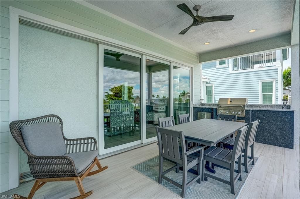 661 Estero BLVD-22