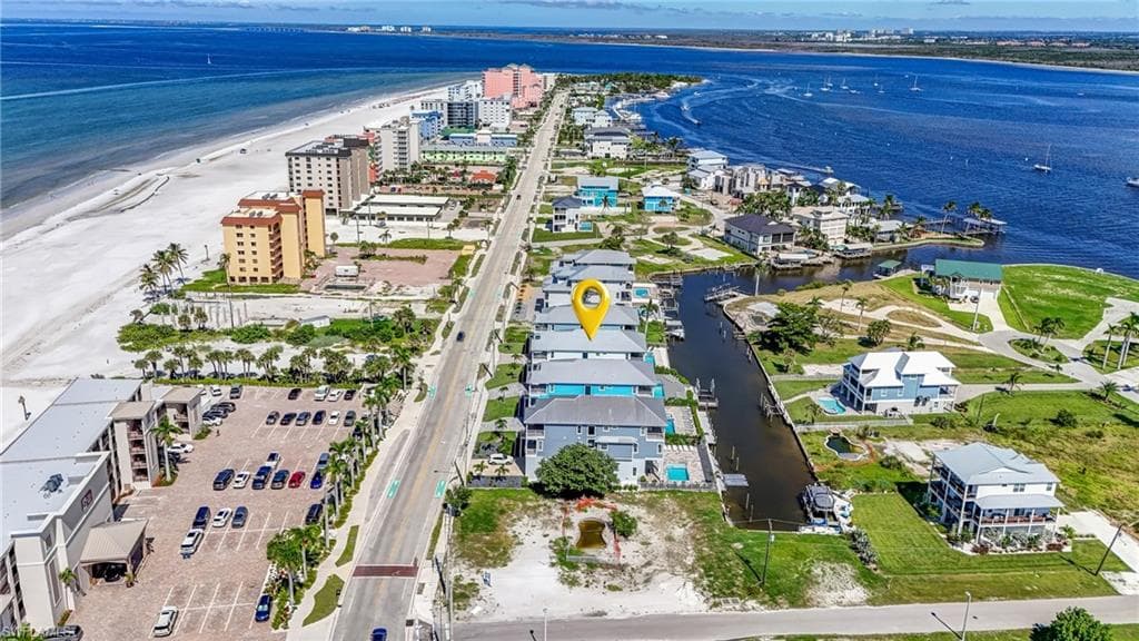 661 Estero BLVD-3