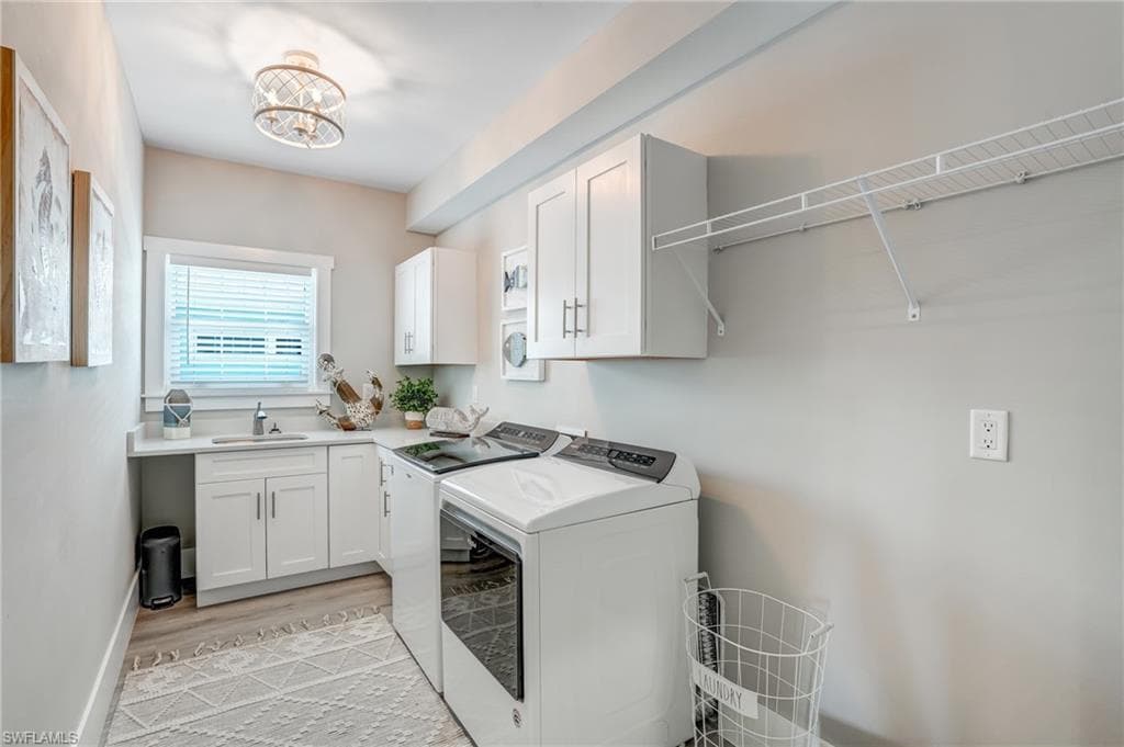 661 Estero BLVD-36