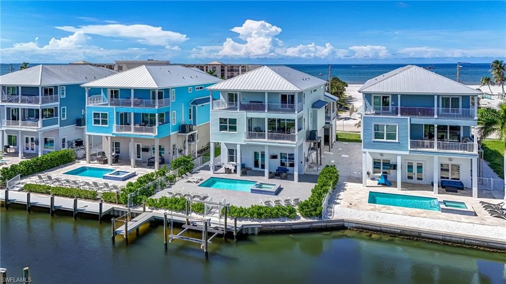 661 Estero BLVD-5