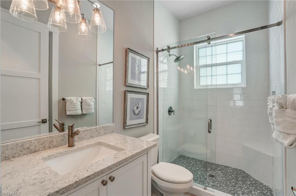 661 Estero BLVD-33