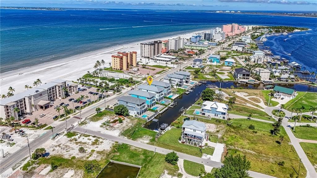661 Estero BLVD-50