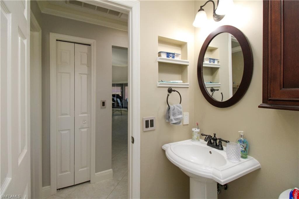 333 Wentworth CT-38