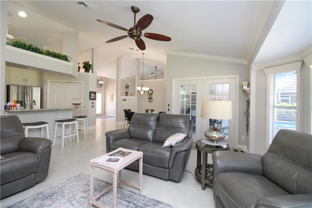 333 Wentworth CT-19