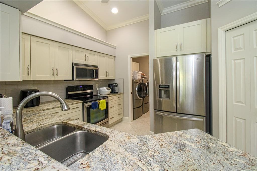 333 Wentworth CT-8