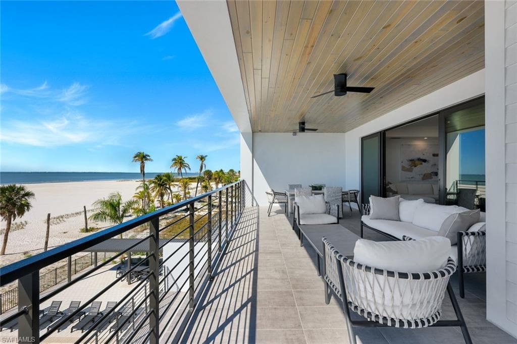 6230 Estero BLVD 201-27