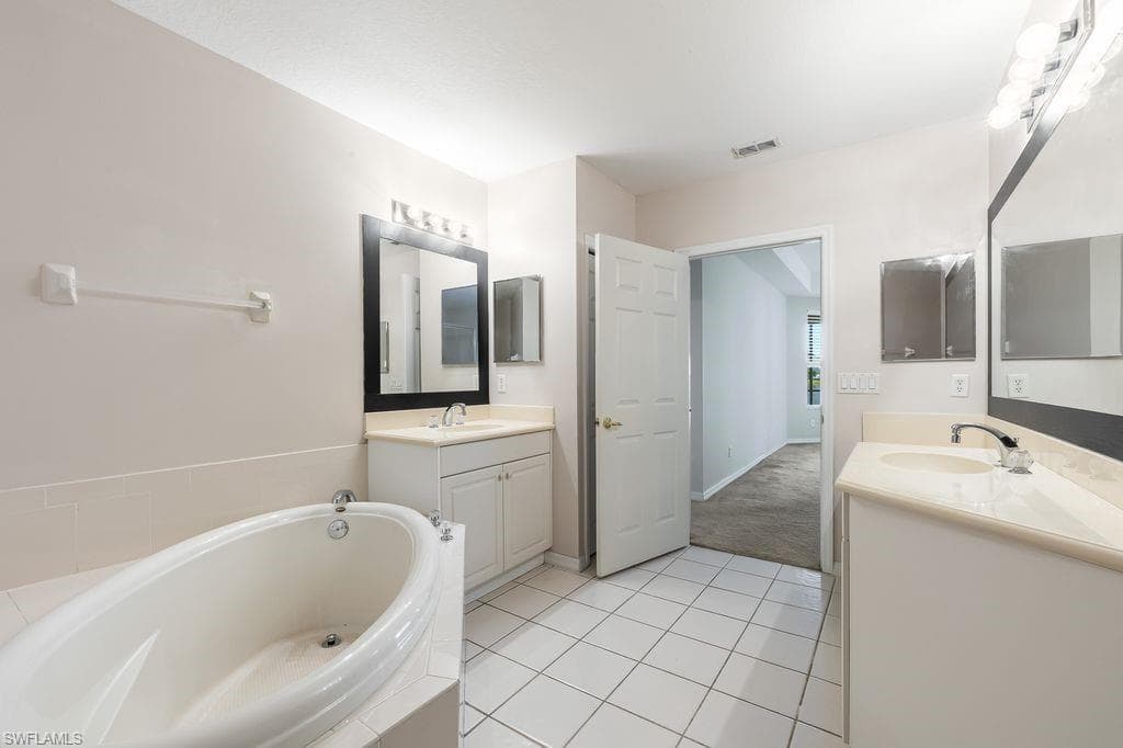 3610 Lansing Loop N 103-19