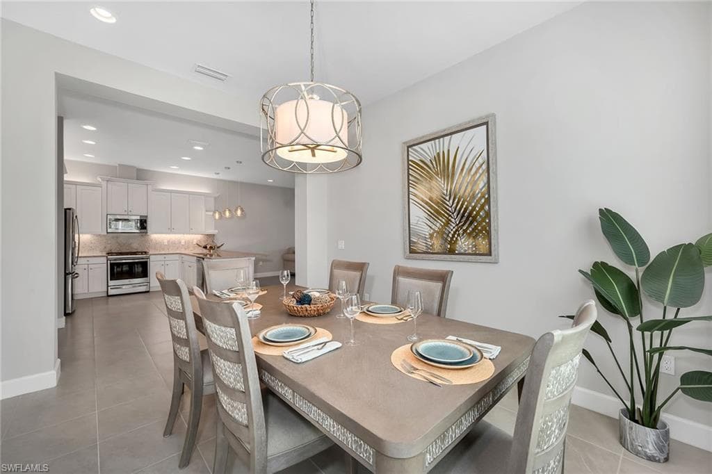 28616 Lobos CIR-9