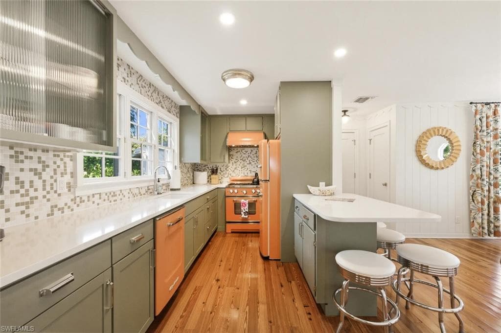 92 10th AVE S-17