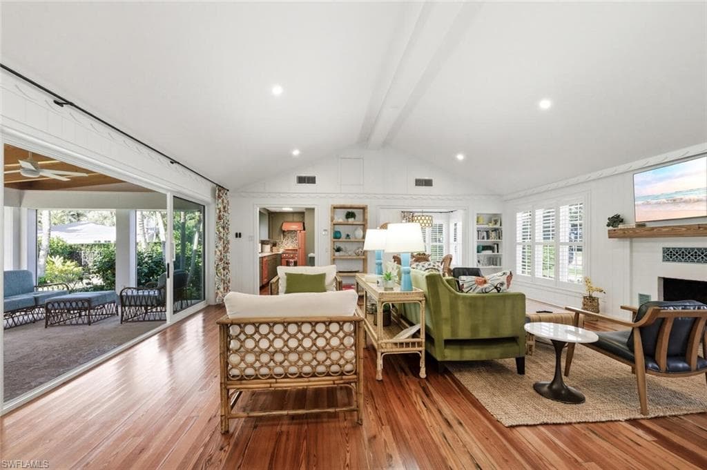 92 10th AVE S-8