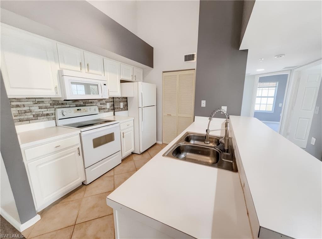 4121 Residence DR 323-7