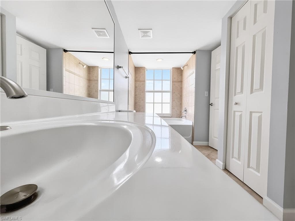 4121 Residence DR 323-14